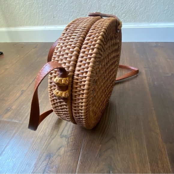 World Market Boho Chic Round Woven Wicker Tan Crossbody Bag adjustable strap - Picture 7 of 10